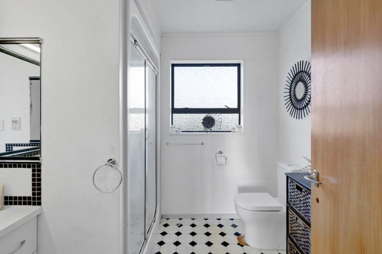 Photo of property in 8b Squire Place, Blagdon, New Plymouth, 4310