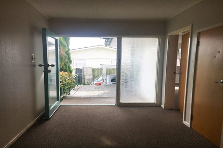 Photo of property in 13 Mayville Avenue, New Lynn, Auckland, 0600