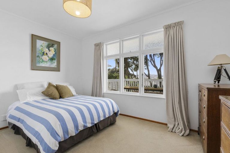 Photo of property in 167 Sutherland Road, Lyall Bay, Wellington, 6022