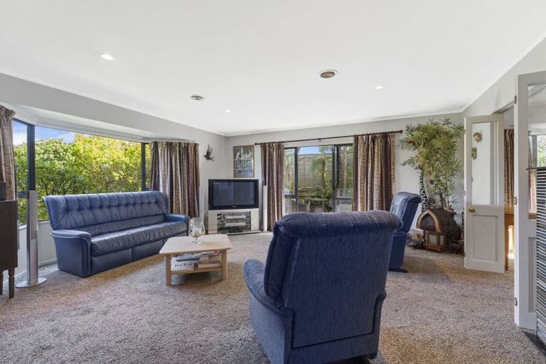 Photo of property in 5 Saunders Close, Whitby, Porirua, 5024