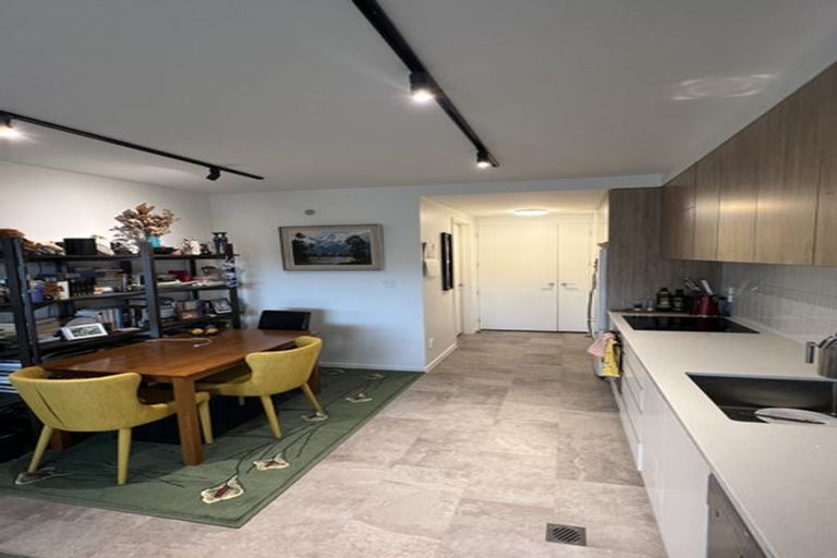 Photo of property in 65u1 Tiketike Way, Brooklyn, Wellington, 6021