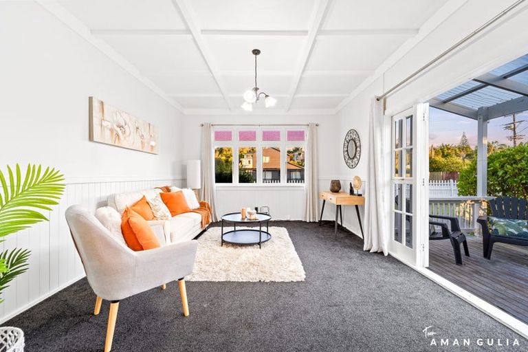 Photo of property in 221 Henderson Valley Road, Henderson, Auckland, 0612