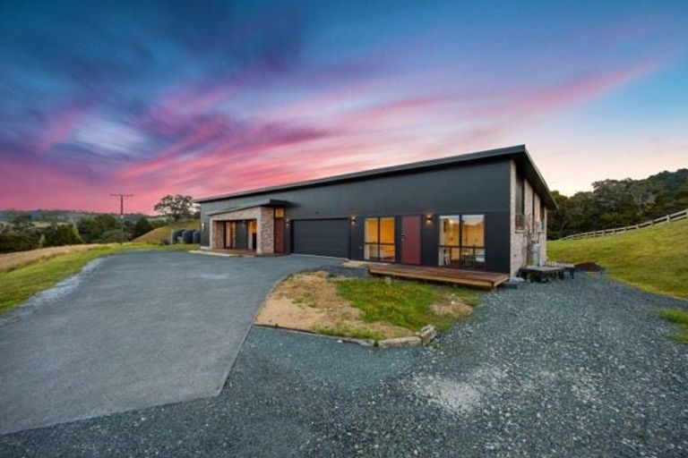 Photo of property in 312 Pukapuka Road, Pohuehue, Warkworth, 0983