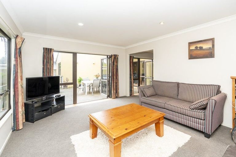 Photo of property in 16 Grasmere Court, Huntington, Hamilton, 3210