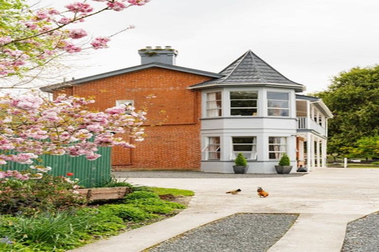 Photo of property in 108 Limeworks Road, Circle Hill, Milton, 9291