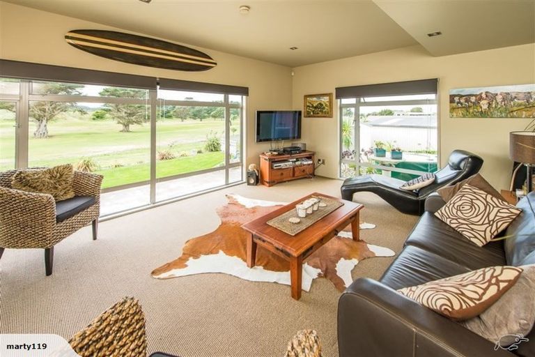 Photo of property in 34 Longbeach Drive, Castlecliff, Whanganui, 4501