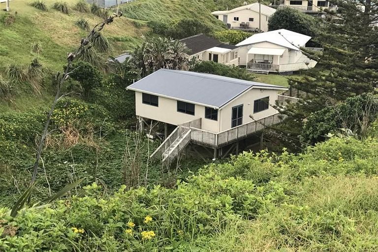 Photo of property in 5 Ocean Close, Te Kopuru, 0371