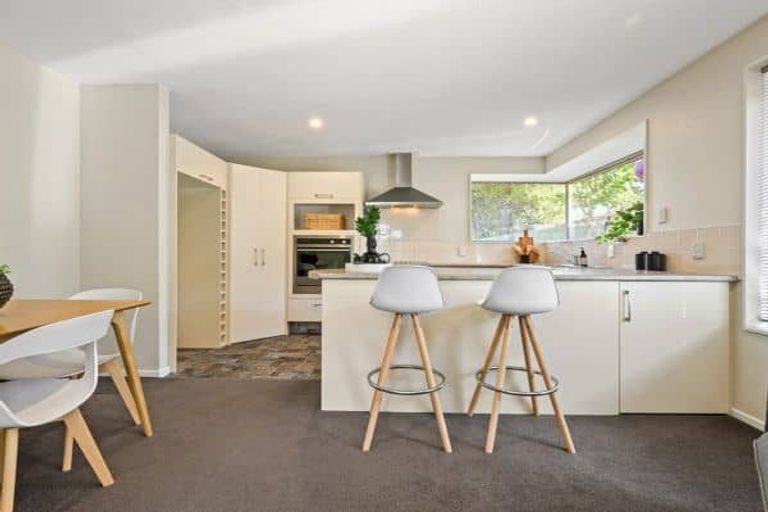 Photo of property in 8a Puna Street, Riccarton, Christchurch, 8041