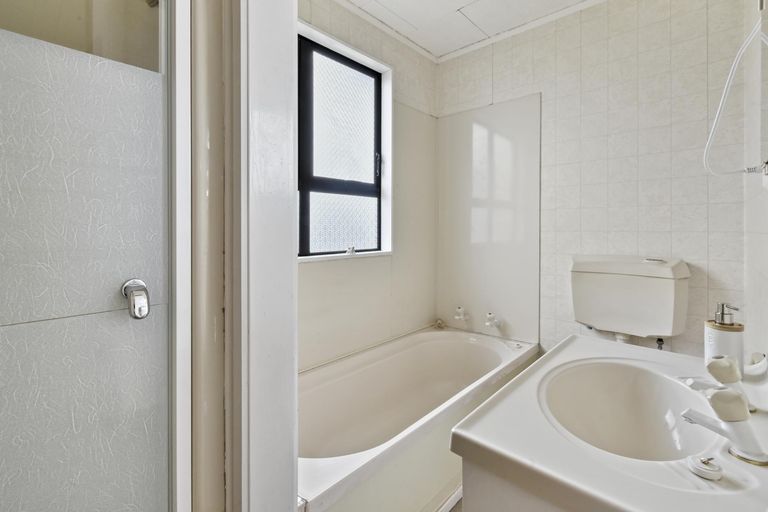 Photo of property in 10 Lomas Place, Manurewa, Auckland, 2102