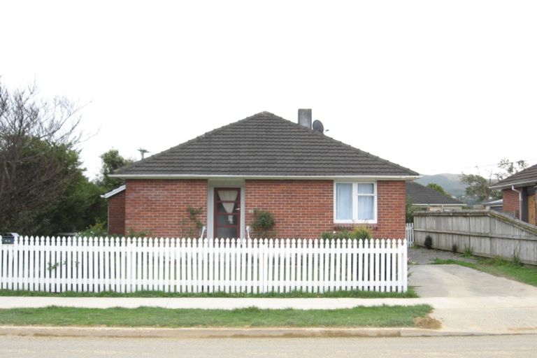 Photo of property in 63 Hewer Crescent, Naenae, Lower Hutt, 5011