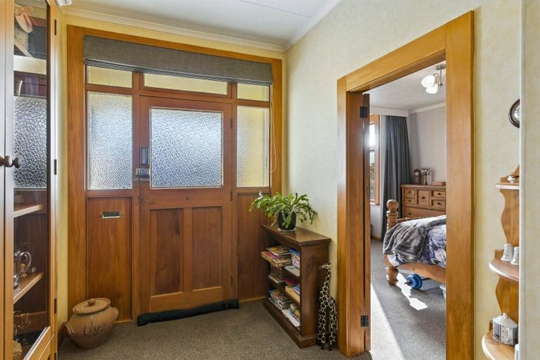 Photo of property in 2 Weraroa Road, Levin, 5510