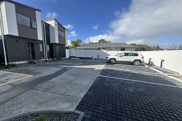Photo of property in 17a Midgley Road, West Harbour, Auckland, 0618