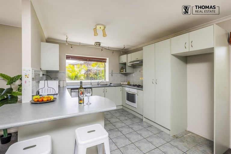Photo of property in 5 Secoia Crescent, Mangere, Auckland, 2022