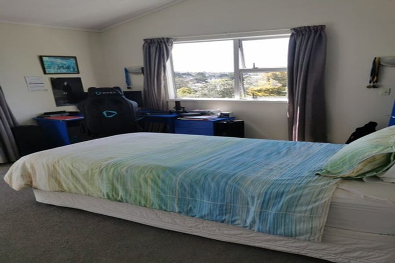 Photo of property in 50 Girrahween Drive, Totara Vale, Auckland, 0629