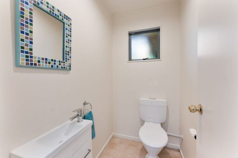 Photo of property in 243 Te Moana Road, Waikanae, 5036