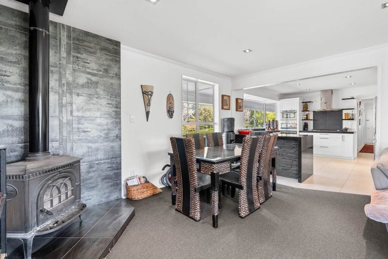 Photo of property in 2 Lees Pakaraka Road, Te Ore Ore, Masterton, 5886