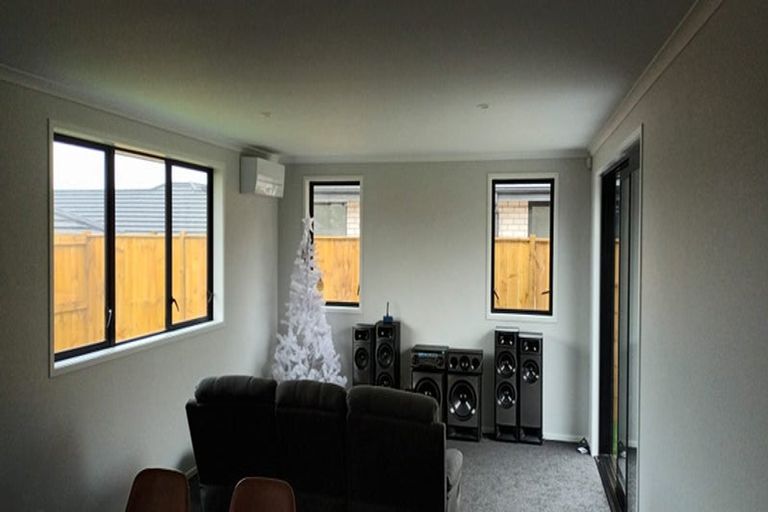 Photo of property in 8 Pouate Way, Waiuku, 2123