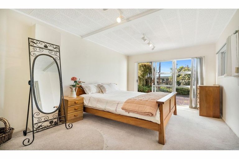 Photo of property in 44 Shetland Street, Glen Eden, Auckland, 0602