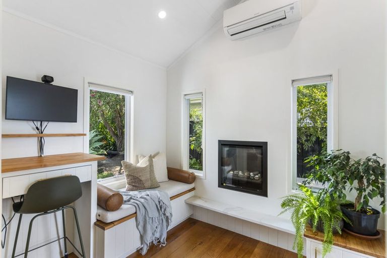 Photo of property in 1/27 Kiteroa Terrace, Rothesay Bay, Auckland, 0630