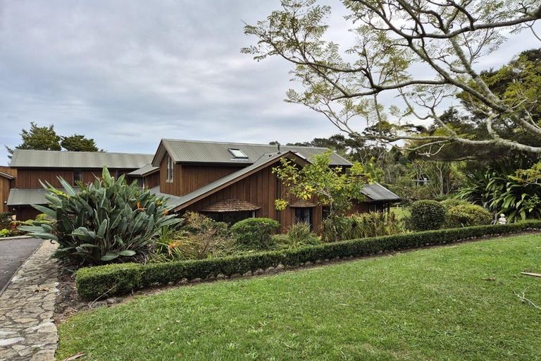 Photo of property in 1 The Knoll, Greenhithe, Auckland, 0632