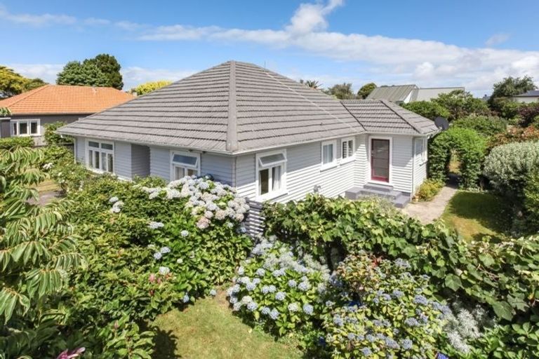 Photo of property in 6 Owens Road, Waiuku, 2123