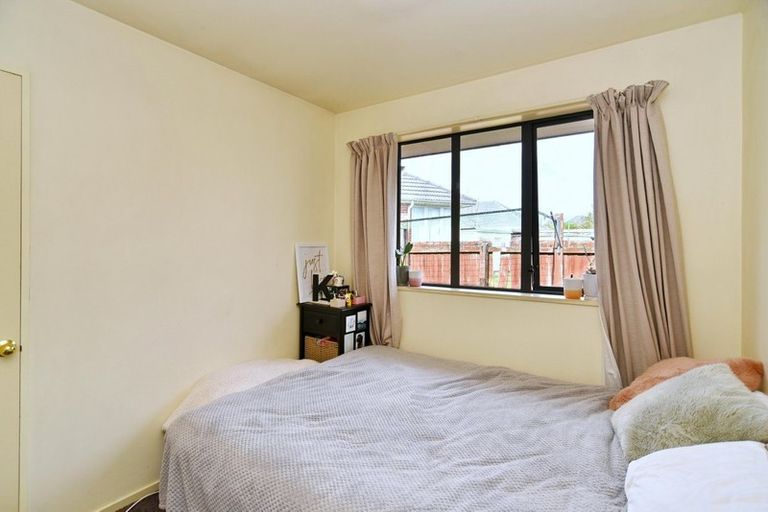 Photo of property in 1 Roche Avenue, Upper Riccarton, Christchurch, 8041