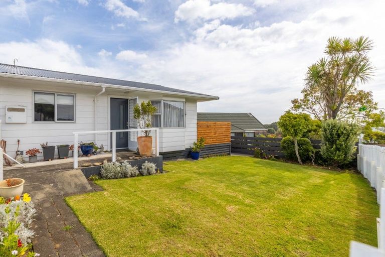 Photo of property in 9b Herekawe Drive, Spotswood, New Plymouth, 4310