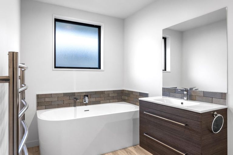 Photo of property in 43 Henshaw Street, Woodend, 7610