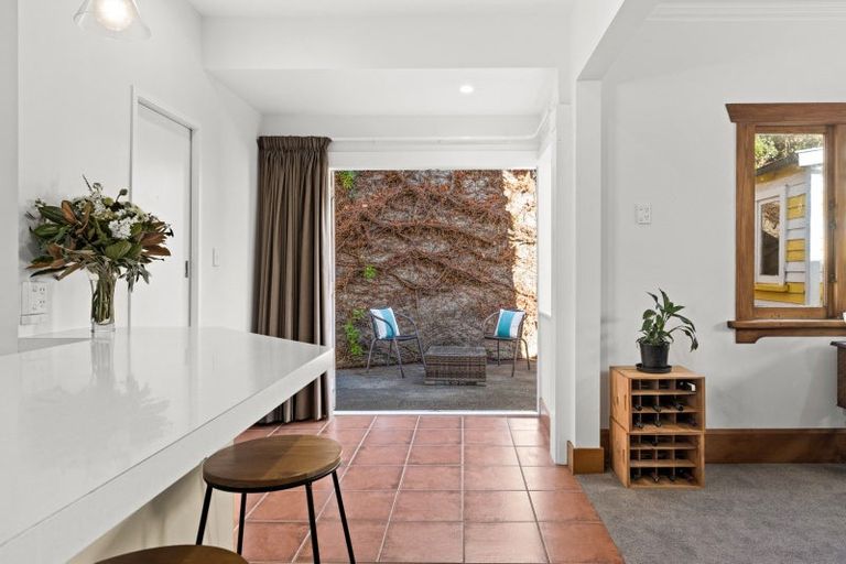 Photo of property in 23 Fitzroy Road, Bluff Hill, Napier, 4110