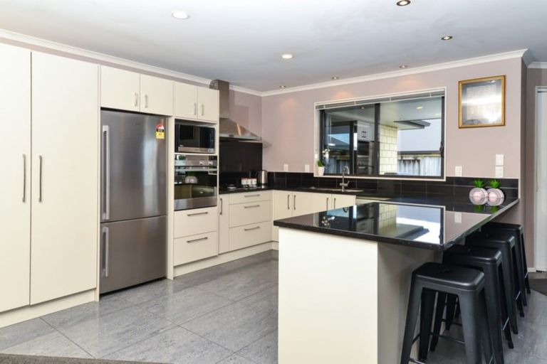 Photo of property in 158 Saint James Drive, Huntington, Hamilton, 3210