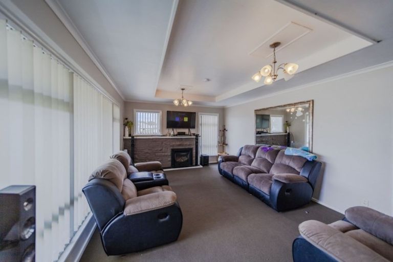 Photo of property in 33 Francis Drake Street, Waipukurau, 4200