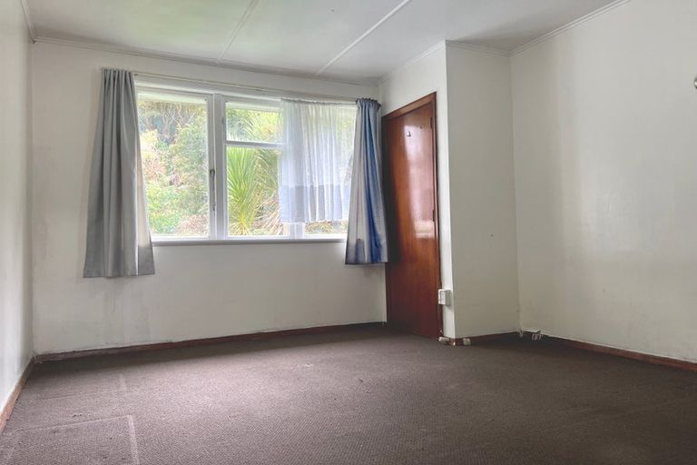Photo of property in 388-390 George Street, Stokes Valley, Lower Hutt, 5019