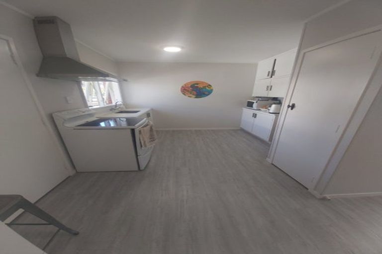 Photo of property in 2/766 Beach Road, Browns Bay, Auckland, 0630