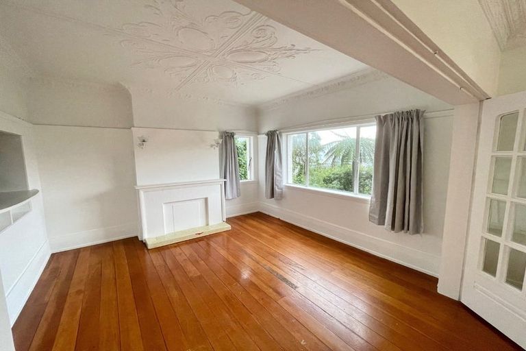 Photo of property in 241 The Terrace, Te Aro, Wellington, 6011