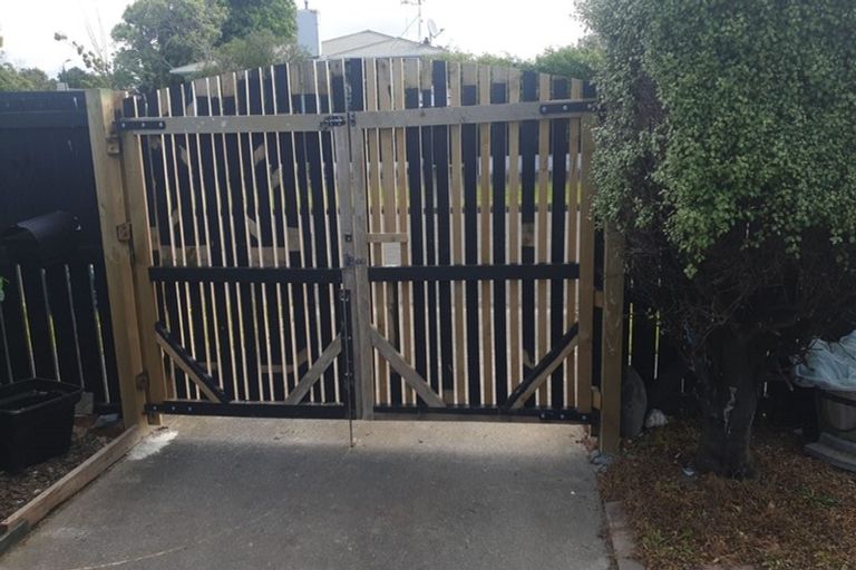 Photo of property in 63 Stephens Crescent, Highbury, Palmerston North, 4412