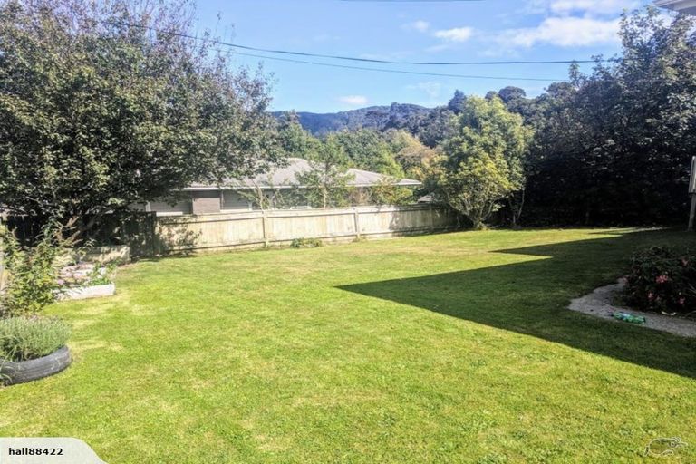 Photo of property in 5 Gawler Grove, Wainuiomata, Lower Hutt, 5014