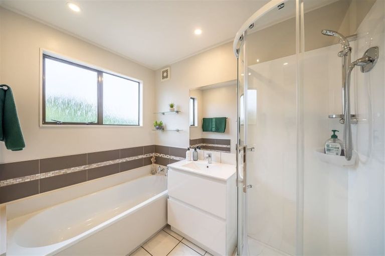 Photo of property in 86 Mercury Way, Whitby, Porirua, 5024