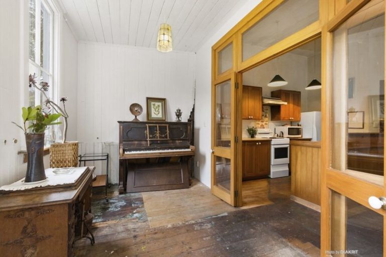 Photo of property in 118 Glenmore Street, Northland, Wellington, 6012