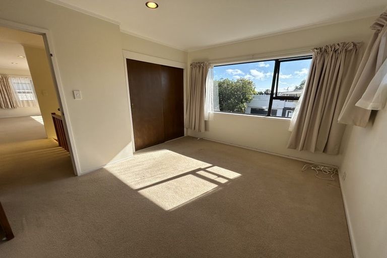 Photo of property in 1/49 Galaxy Drive, Mairangi Bay, Auckland, 0630