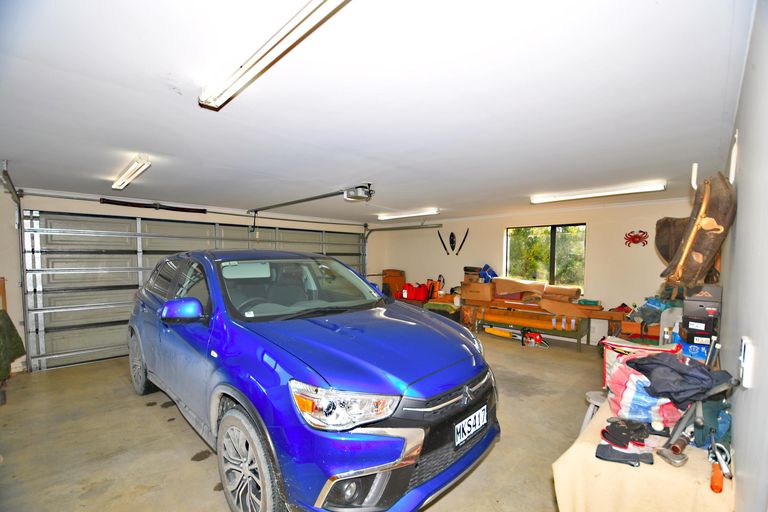 Photo of property in 210 Staniforth Road, Kaiwaka, Wellsford, 0975