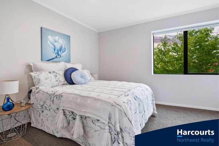 Photo of property in 6/89 Hobsonville Point Road, Hobsonville, Auckland, 0616