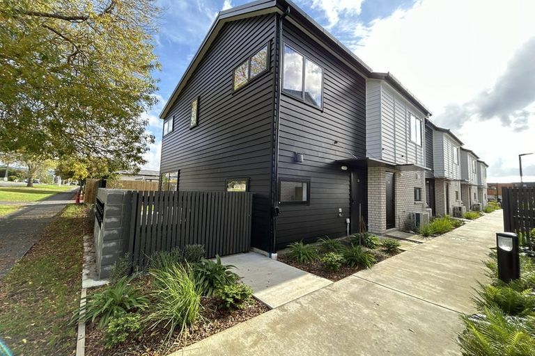 Photo of property in 41 Whati Lane, Henderson, Auckland, 0612