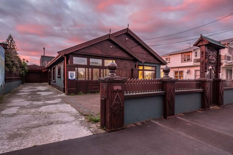 Photo of property in 28 Reef Street, Island Bay, Wellington, 6023