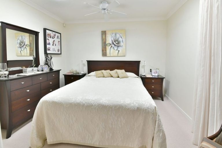 Photo of property in 2 Sunshine Terrace, Orewa, 0931