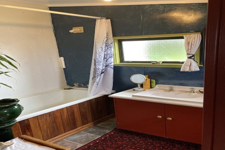 Photo of property in 30 Celia Street, Stratford, 4332