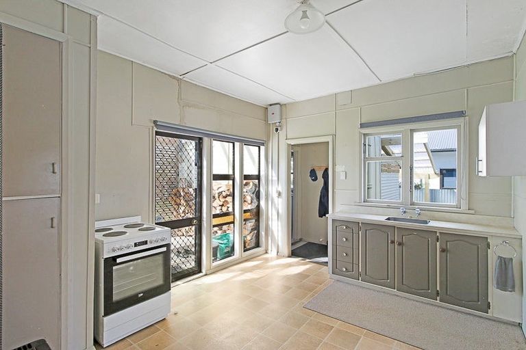 Photo of property in 11 Linklater Avenue, Foxton Beach, Foxton, 4815