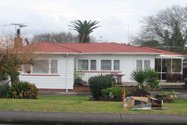 Photo of property in 9 Menary Street, Papakura, 2110