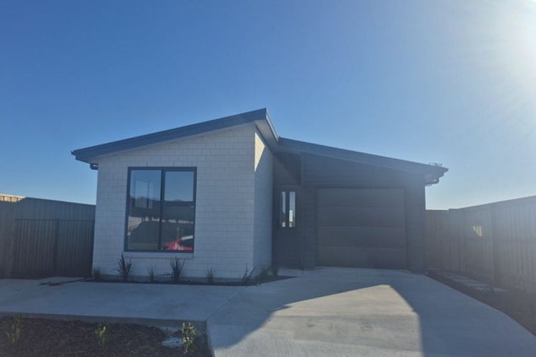 Photo of property in 39 Wilkin Street, Woodend, 7610