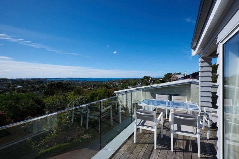 Photo of property in 17 Putini Road, Mangere Bridge, Auckland, 2022