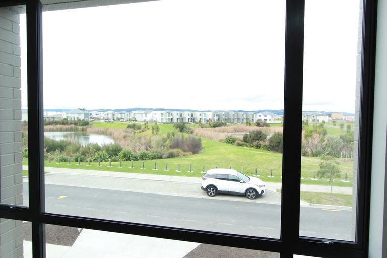Photo of property in 7 Karokaro Road, Takanini, 2112
